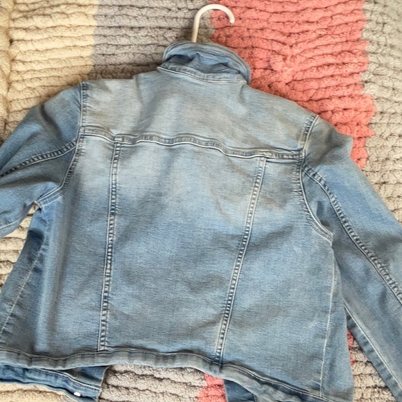 H&M Kids Blue Denim Jacket. Size 16 in Kids. Silver Buttons. - Picture 4 of 4